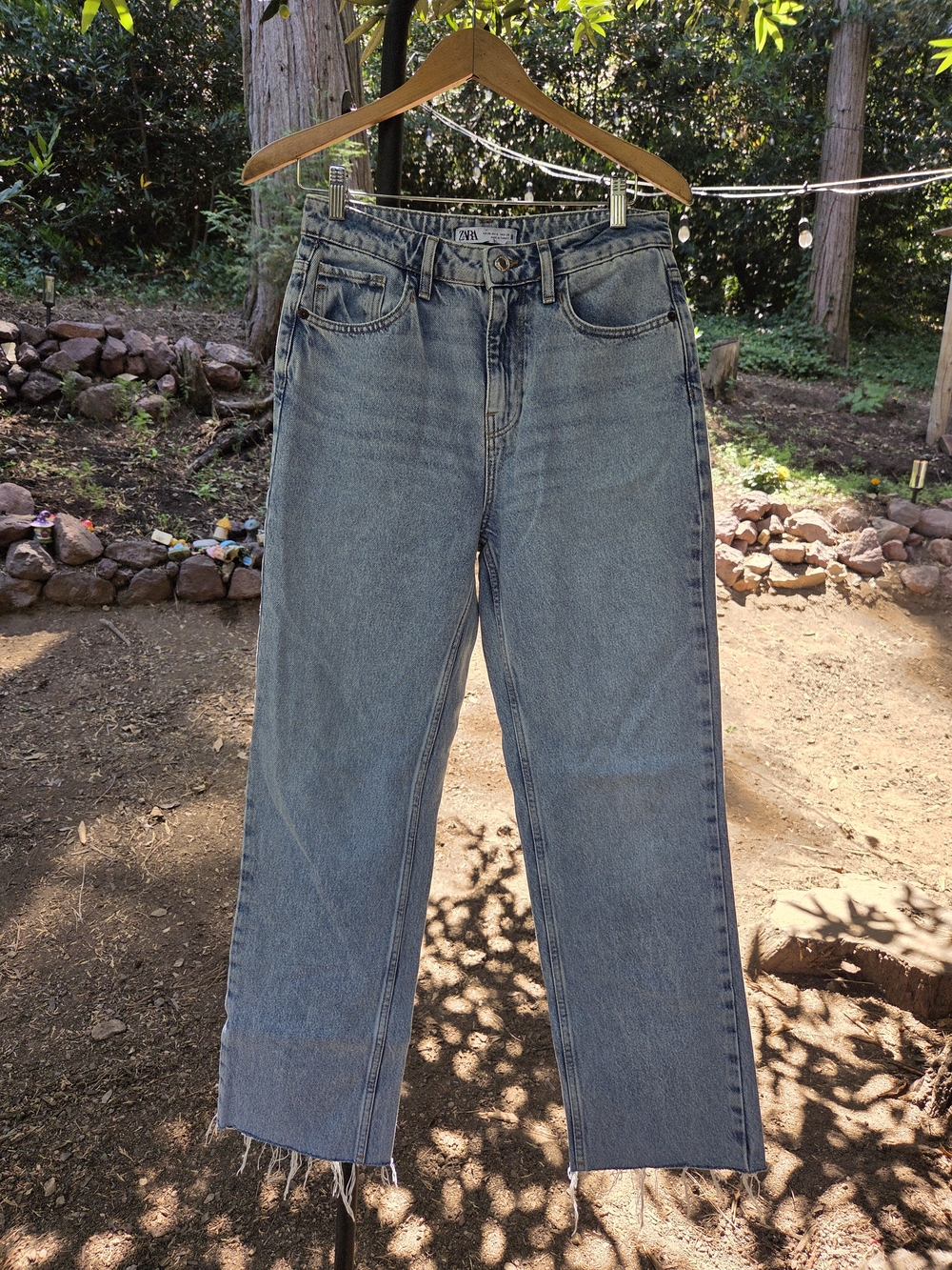 Zara Womens  Light Wash Straight Leg Jeans Size 6